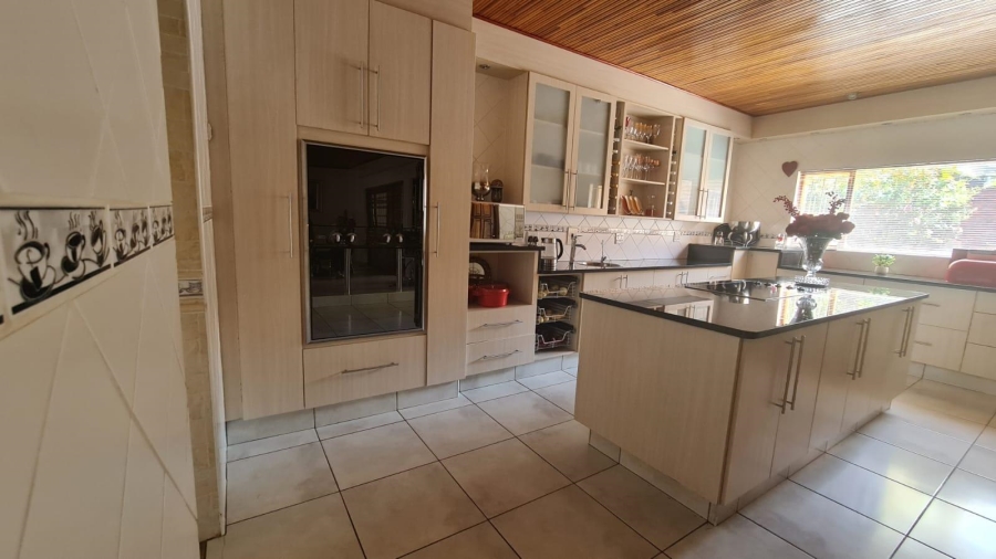 3 Bedroom Property for Sale in Safari Gardens North West